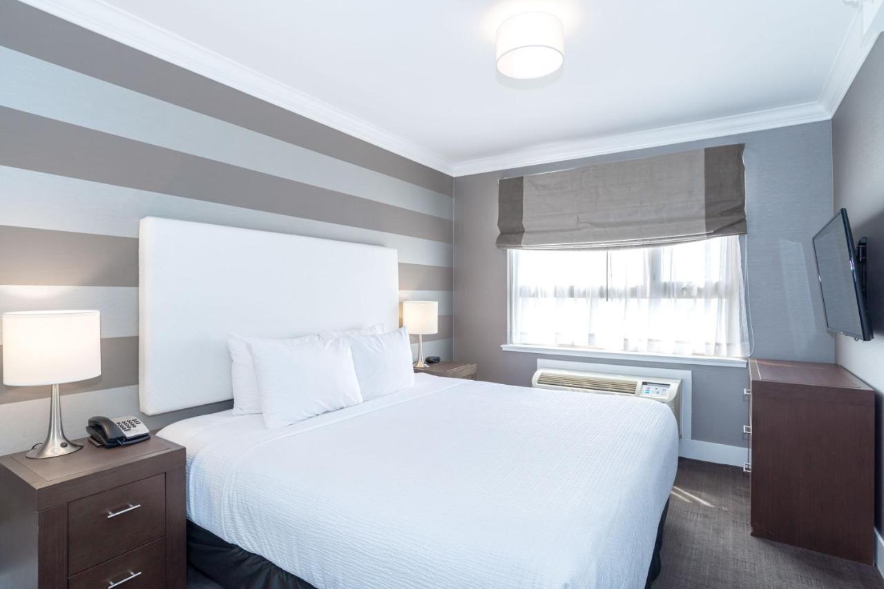 Hotel Sandman West 3*