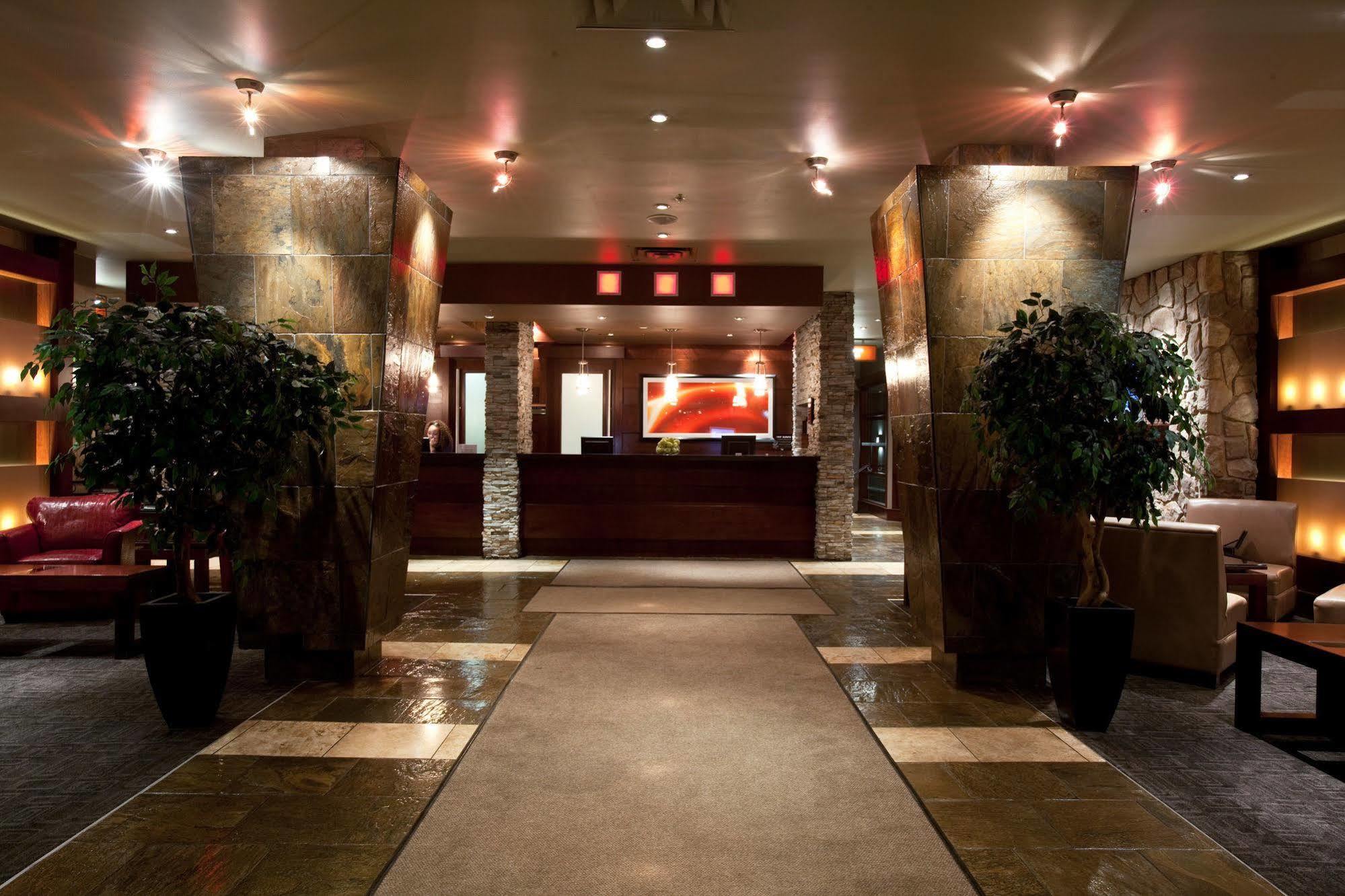 Hotel Sandman West 3*